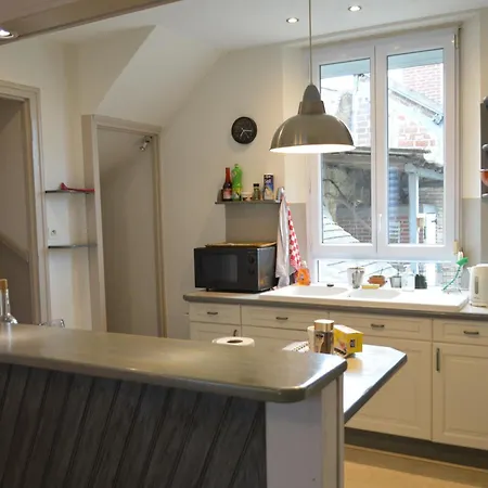 Vendégház Aeroport A 500 Metres,