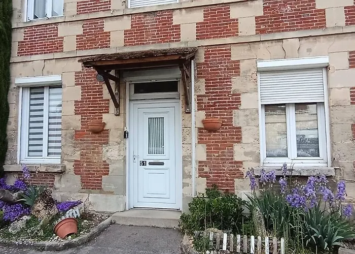 Vendégház Aeroport A 500 Metres, Tillé